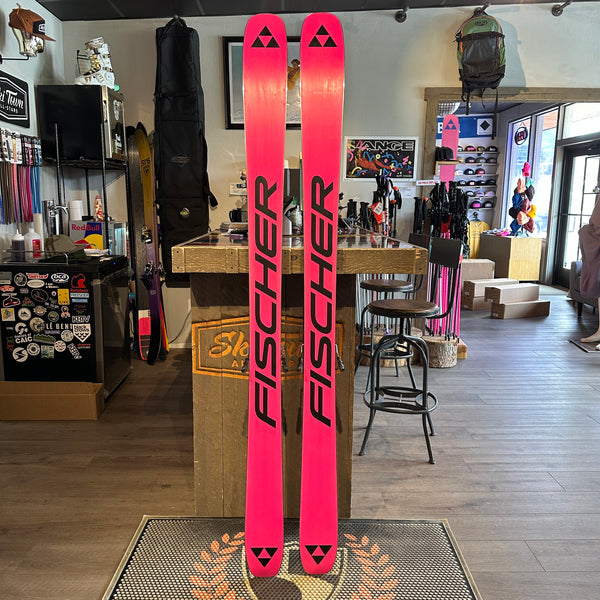 2026 FISCHER NIGHTSTICK 104 pink (188cm) + ATTACK 13 DEMO BINDINGS - USED