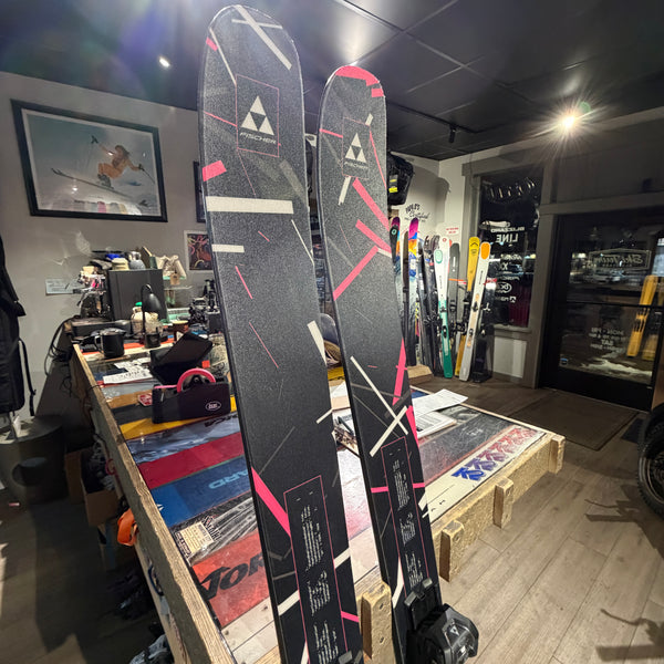 2026 FISCHER NIGHTSTICK 97 184cm Pink + ATTACK 13 DEMO BINDINGS - USED