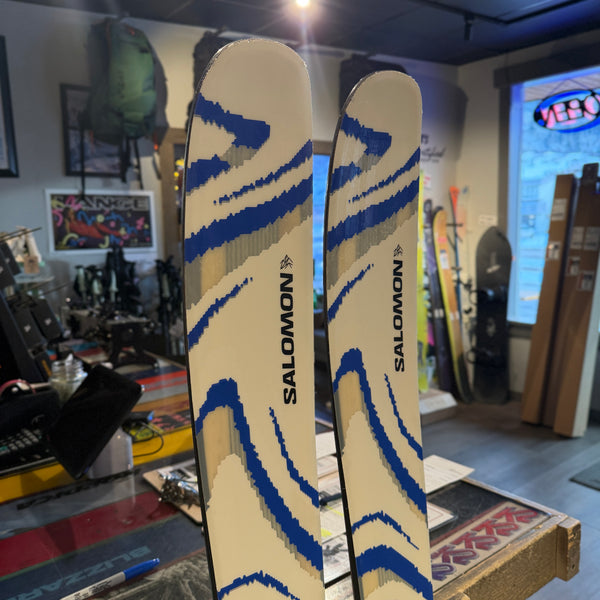 2026 Salomon QST 106 173 w/ Strive 13 GW Demo Binding