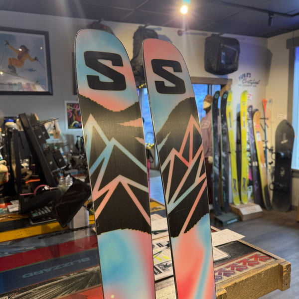 2026 Salomon QST 106 181 w/ Strive 14 MN Demo Binding