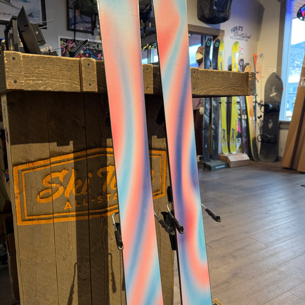 2026 Salomon QST 106 181 w/ Strive 14 MN Demo Binding