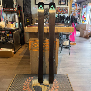 2027 FISCHER RANGER 84 (153CM ) + ATTACK 11 GW DEMO BINDINGS