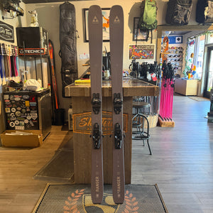 2027 FISCHER RANGER 96 (180CM ) + ATTACK 11 GW DEMO BINDINGS