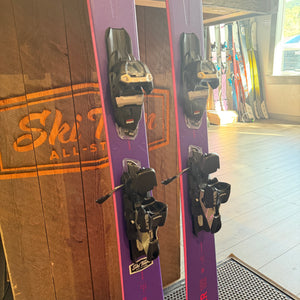2027 FISCHER RANGER 102 (162CM ) + SQUIRE 11 GW DEMO BINDINGS